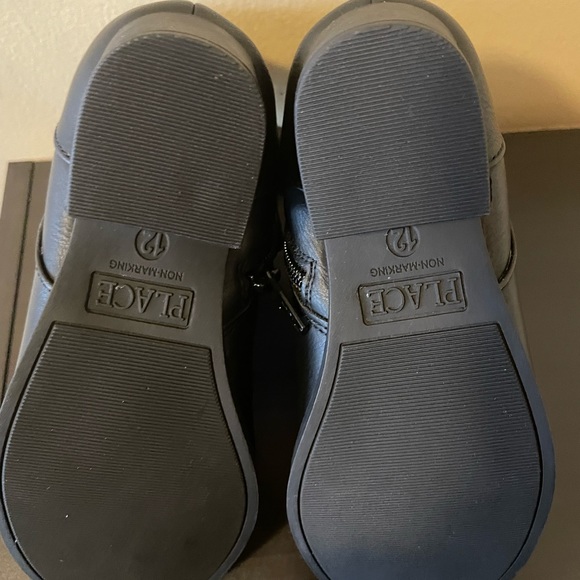 NWOT size 12 toddler girls ankle boots. Boot packaging was Only opened to try on - Picture 3 of 3